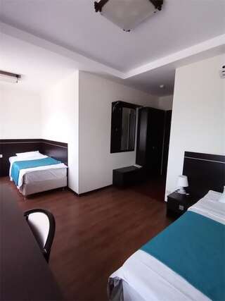 Гостиница Интер отель Самара Двухместный номер с 2 отдельными кроватями-1